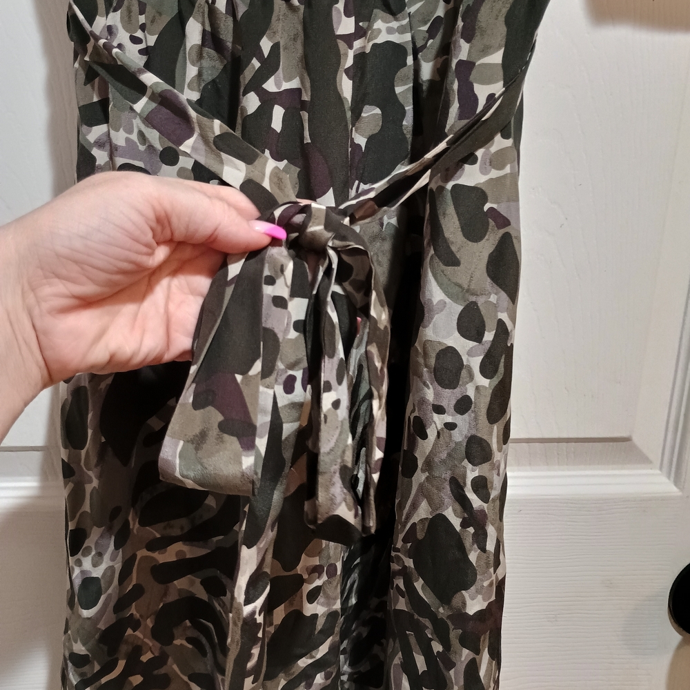 NWT Women's Anthro Charlie Jade Belted Camouflage Dress V Neck Size XSmall - Picture 2 of 8